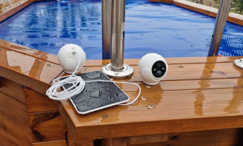 Switchbot Outdoor Spotlight Cam and Solar Panel