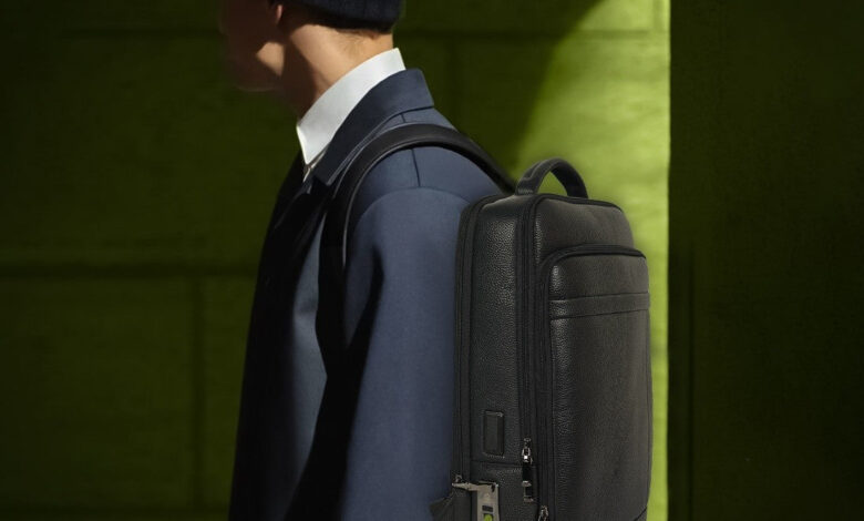 WHY MY WORK COMMUTE GOT SMARTER, THANKS TO A LAPTOP BAG