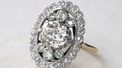 Hailey Baldwin Bieber Engagement Ring